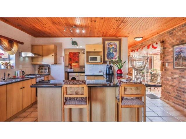 5 Bedroom Property for Sale in Stilbaai Wes Western Cape